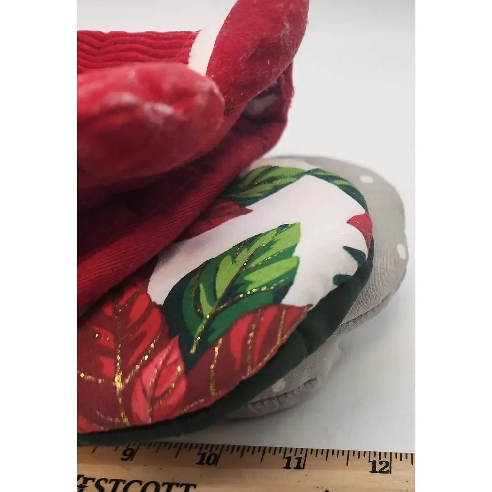 4 CHRISTMAS POT HOLDERS